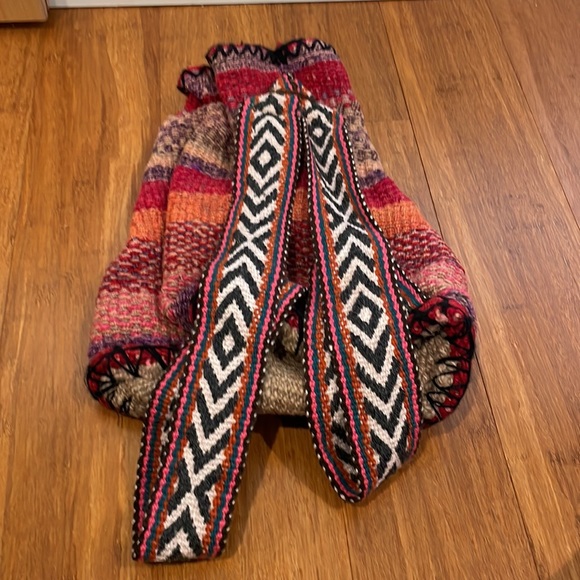 Handmade from Chinchero Perú women’s woven backpack - Picture 2 of 7